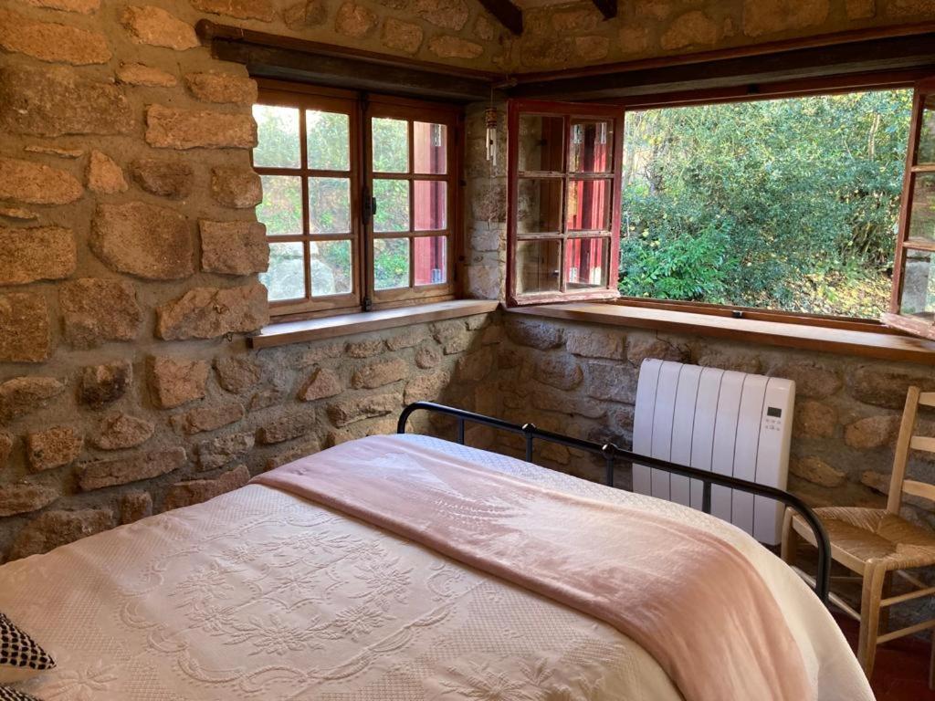 Maison Du Petit Poete Quarré-les-Tombes Exteriör bild